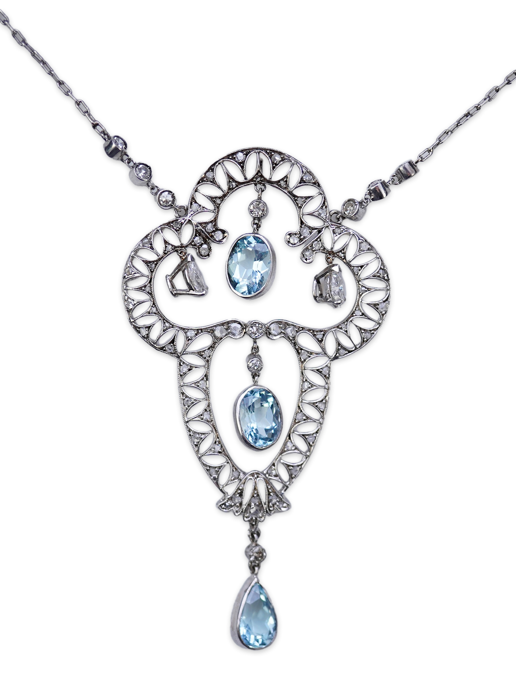 An Edwardian aquamarine and diamond pendant, circa 1910